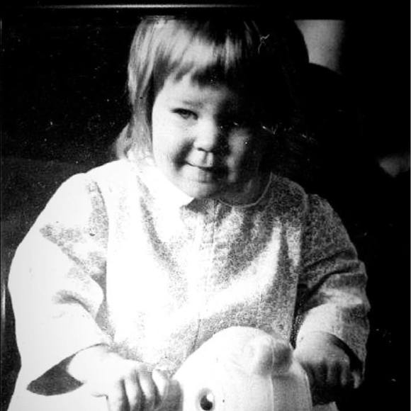 Meet your Posher, Julie - Picture 1 of 1